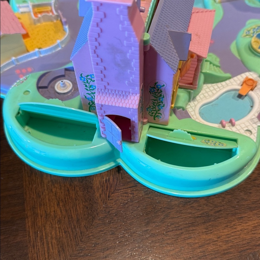 Vintage Polly Pocket 1991 - Polly’s Dream World Playtime Mansion - Picture 11 of 12